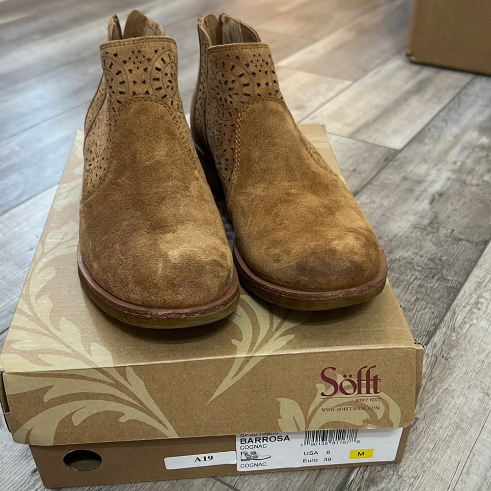 Cognac boots